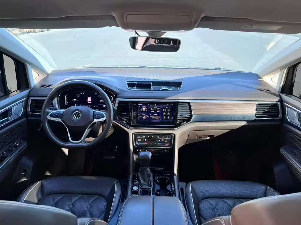 Volkswagen Viloran 2020 380TSI Luxury