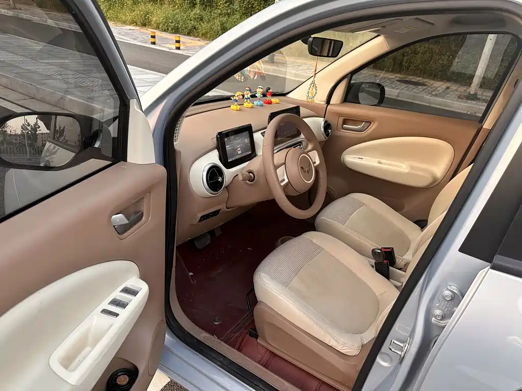 Wuling MINIEV — миниатюра 4