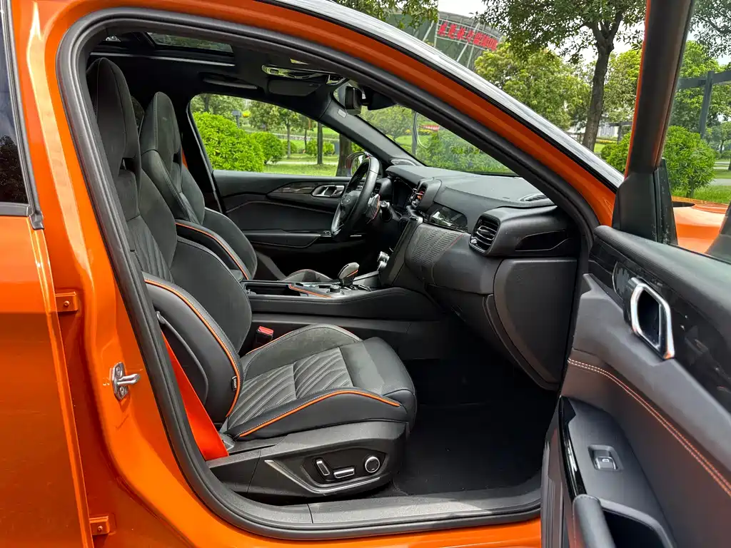 Lynk & Co 02 Hatchback — миниатюра 26