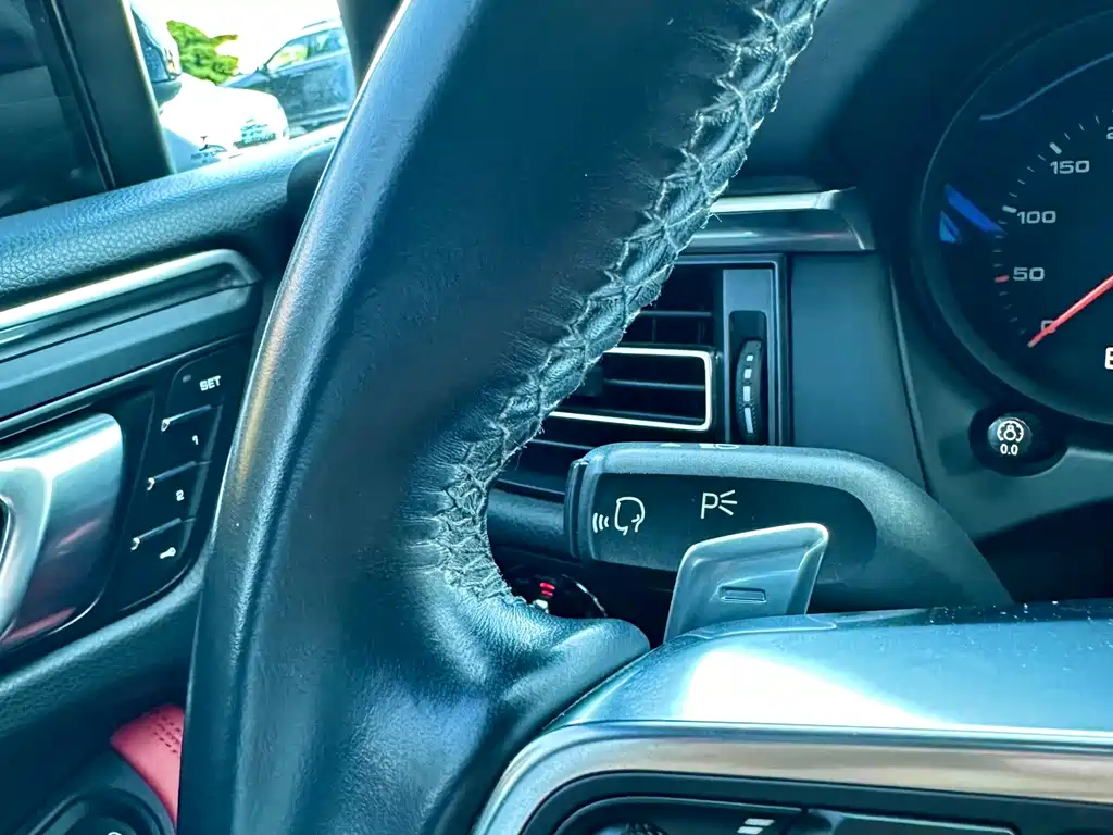 Porsche Macan — миниатюра 21