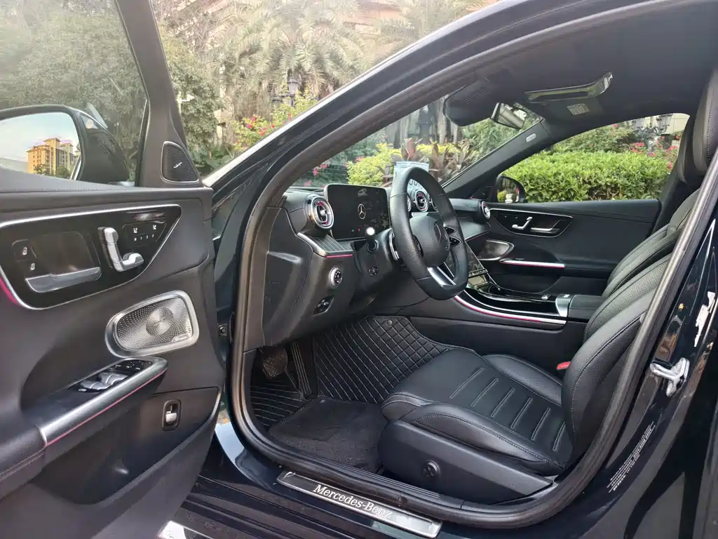 Mercedes-Benz C-Class — миниатюра 8