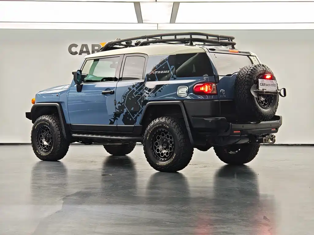 Toyota FJ Cruiser — миниатюра 3