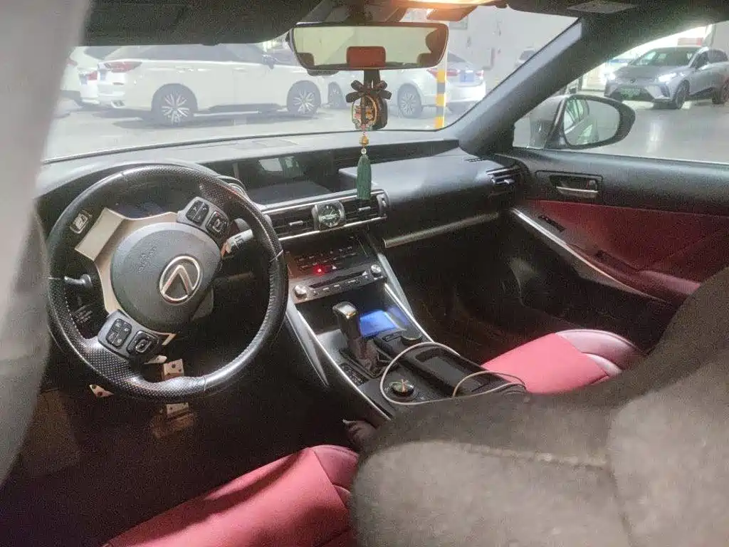 Lexus IS — миниатюра 3