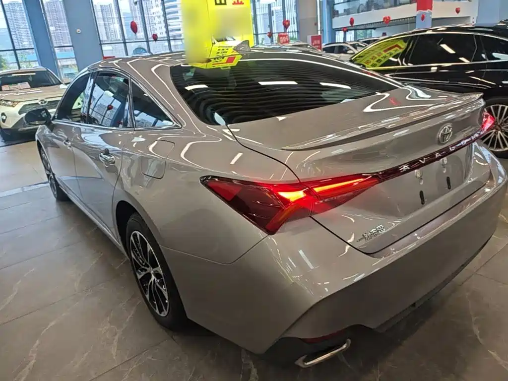 Toyota Avalon — миниатюра 5