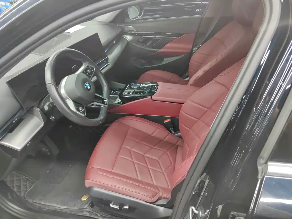 BMW 5 Series — миниатюра 5