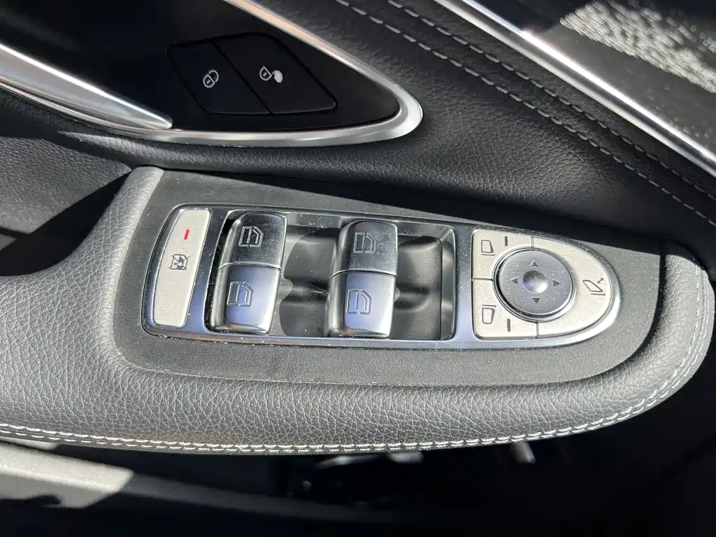 Mercedes-Benz C-Class — миниатюра 14