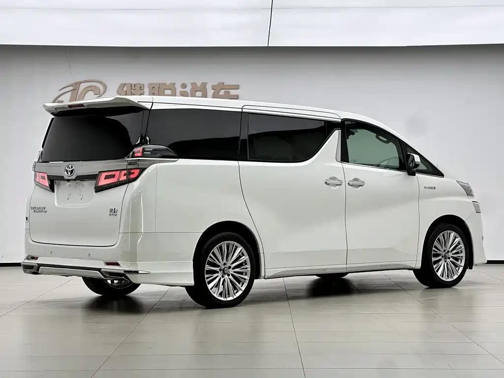 Toyota Vellfire 2019 2.5L HV Luxury