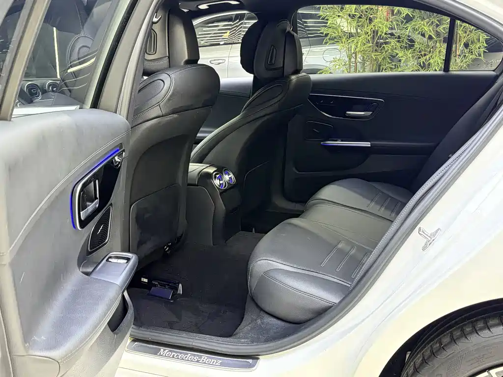 Mercedes-Benz C-Class — миниатюра 4
