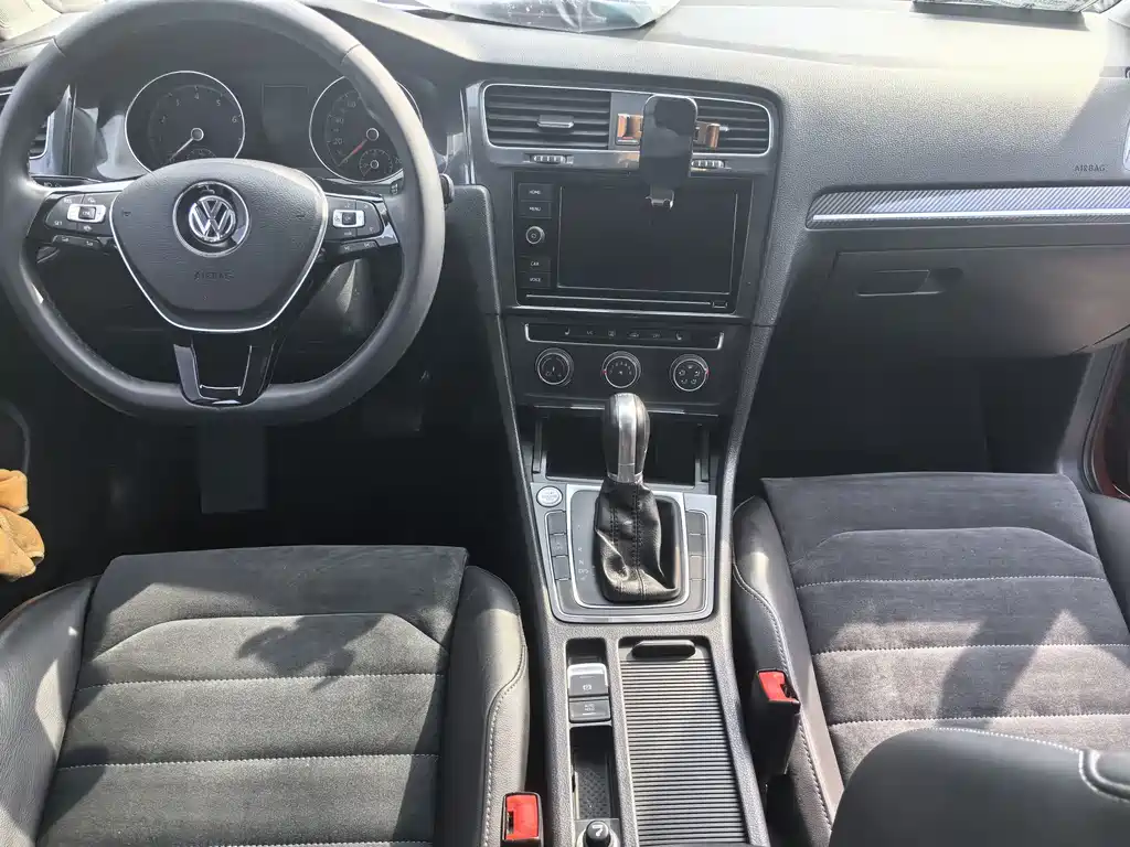 Volkswagen Golf — миниатюра 11