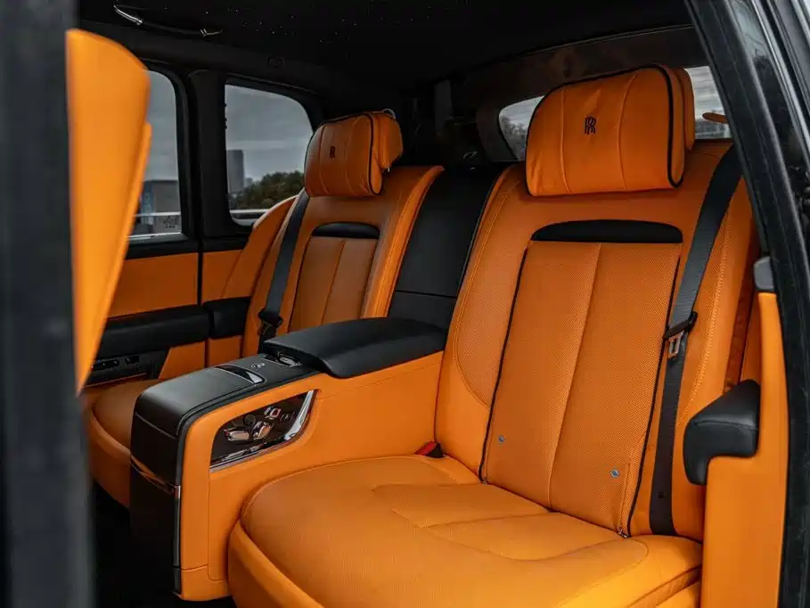 Rolls-Royce Cullinan — миниатюра 13