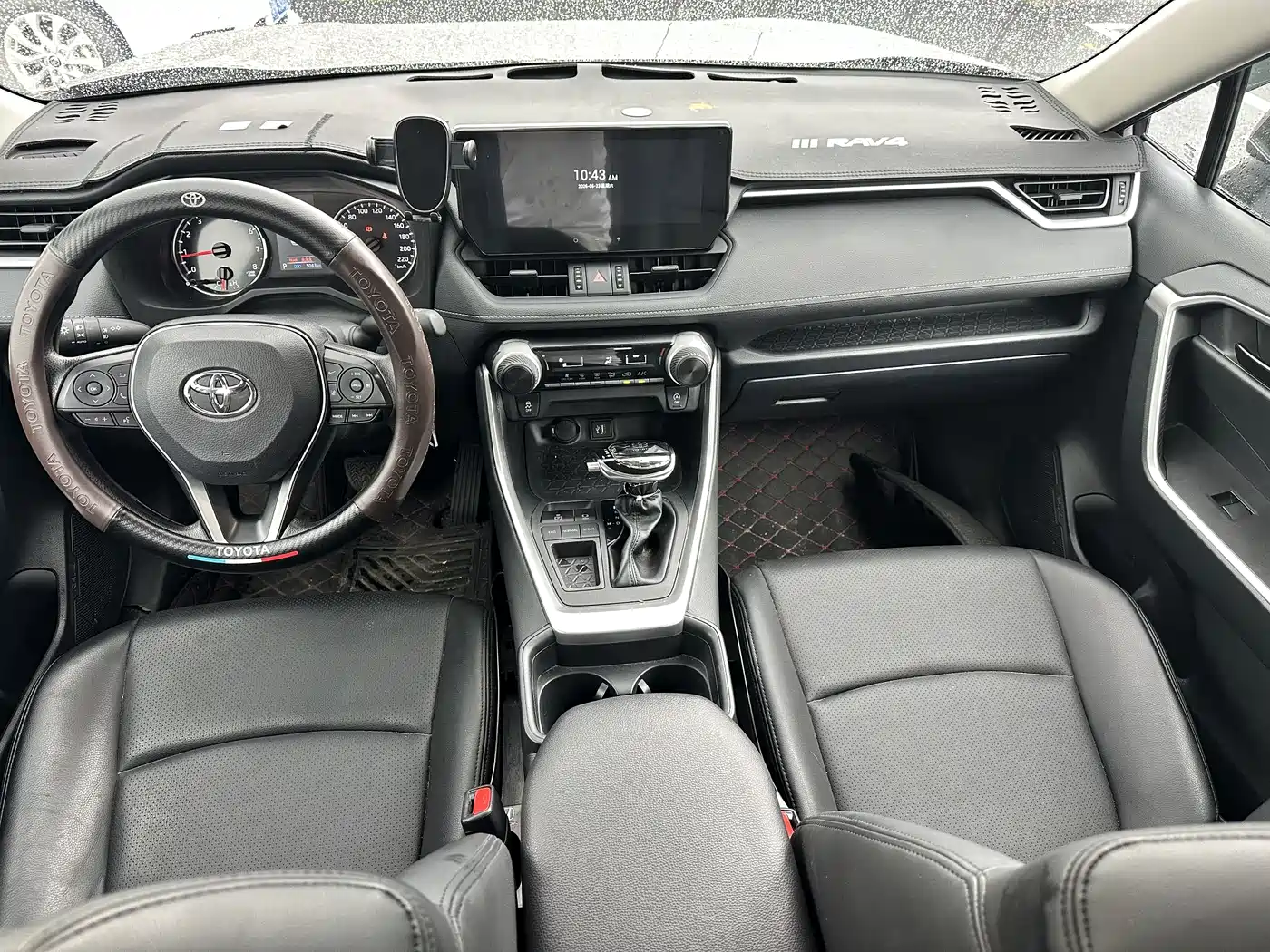 Toyota RAV4 2024 Silver/gray из Китая