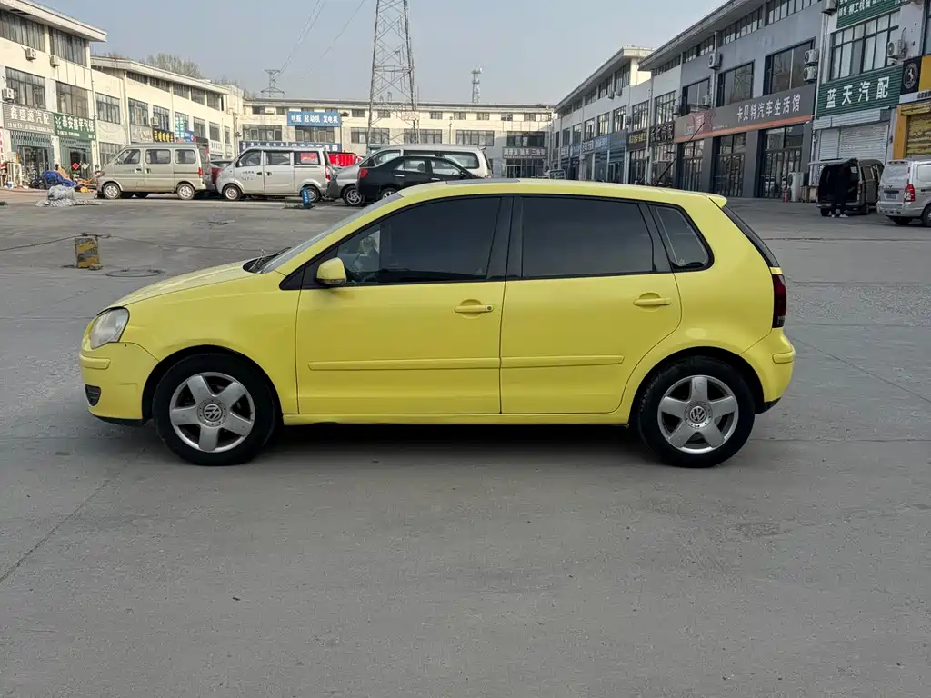 Volkswagen Polo 2009 1.6L AT