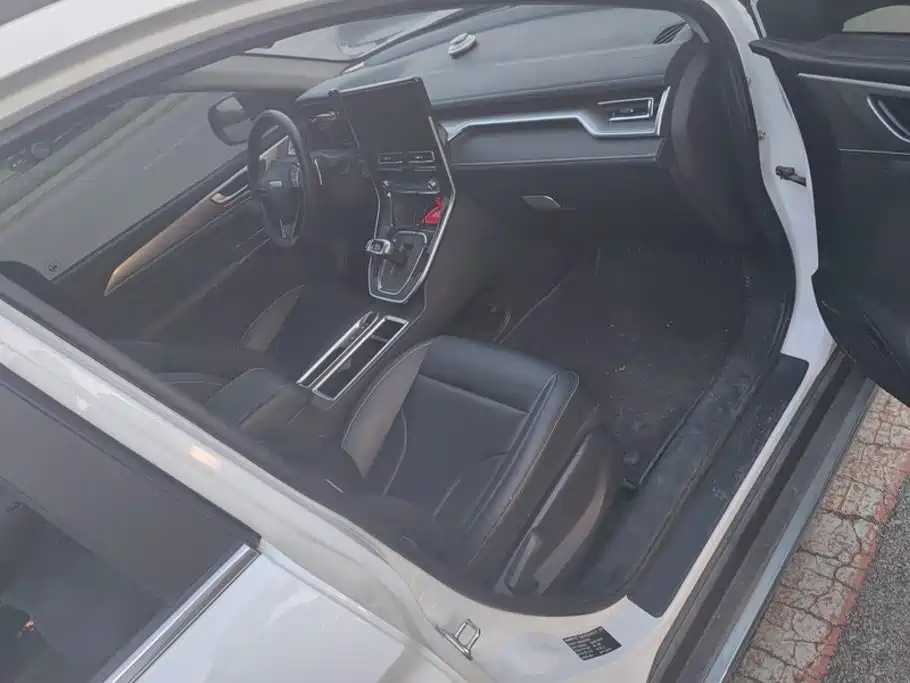 Haval M6 — миниатюра 8