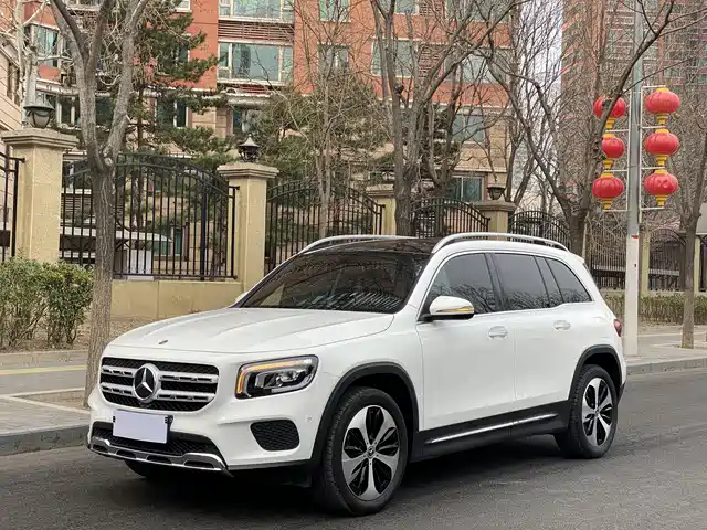 MERCEDES-BENZ GLB