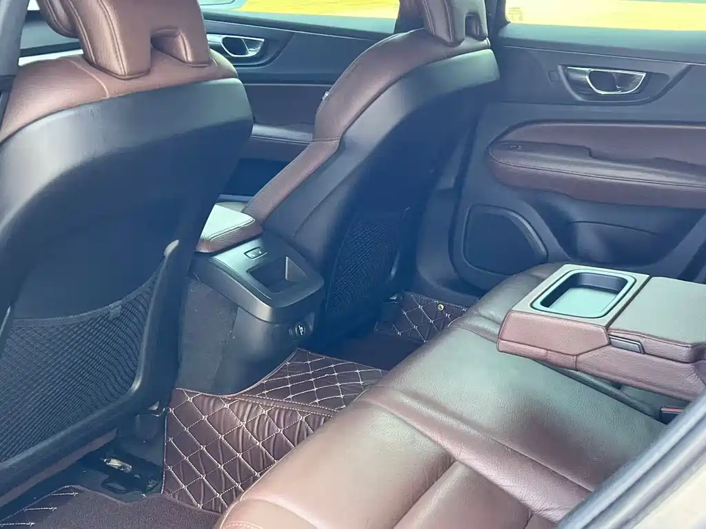 Volvo S60 — миниатюра 5