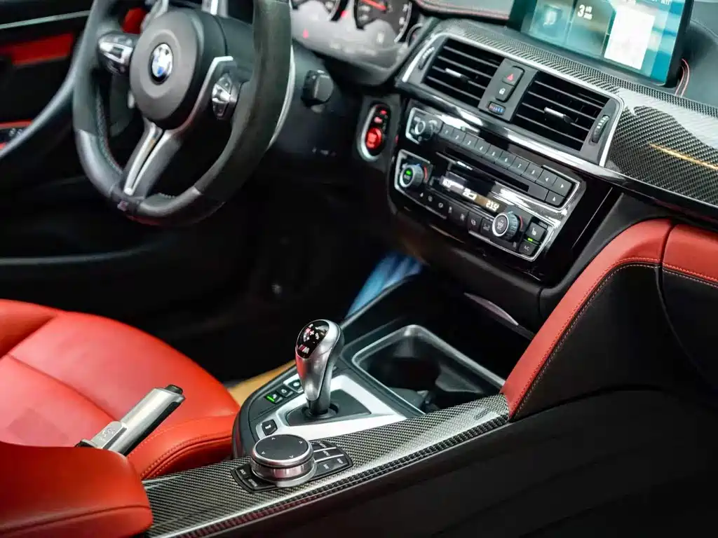 BMW M4 — миниатюра 6
