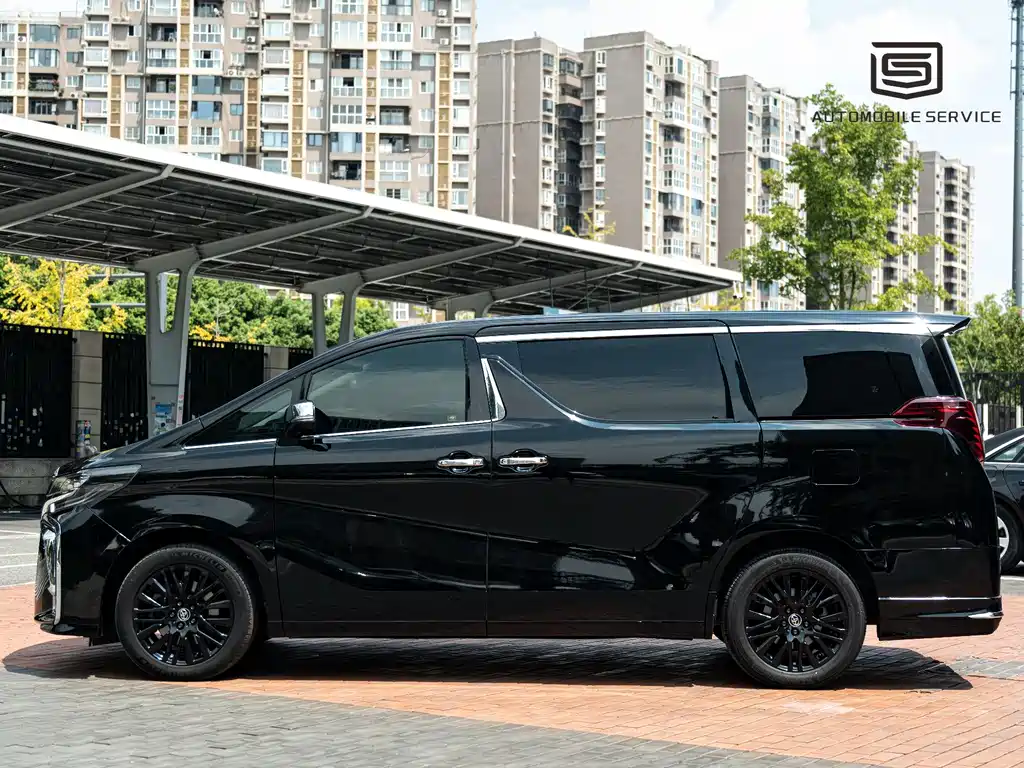 Toyota Alphard — миниатюра 3