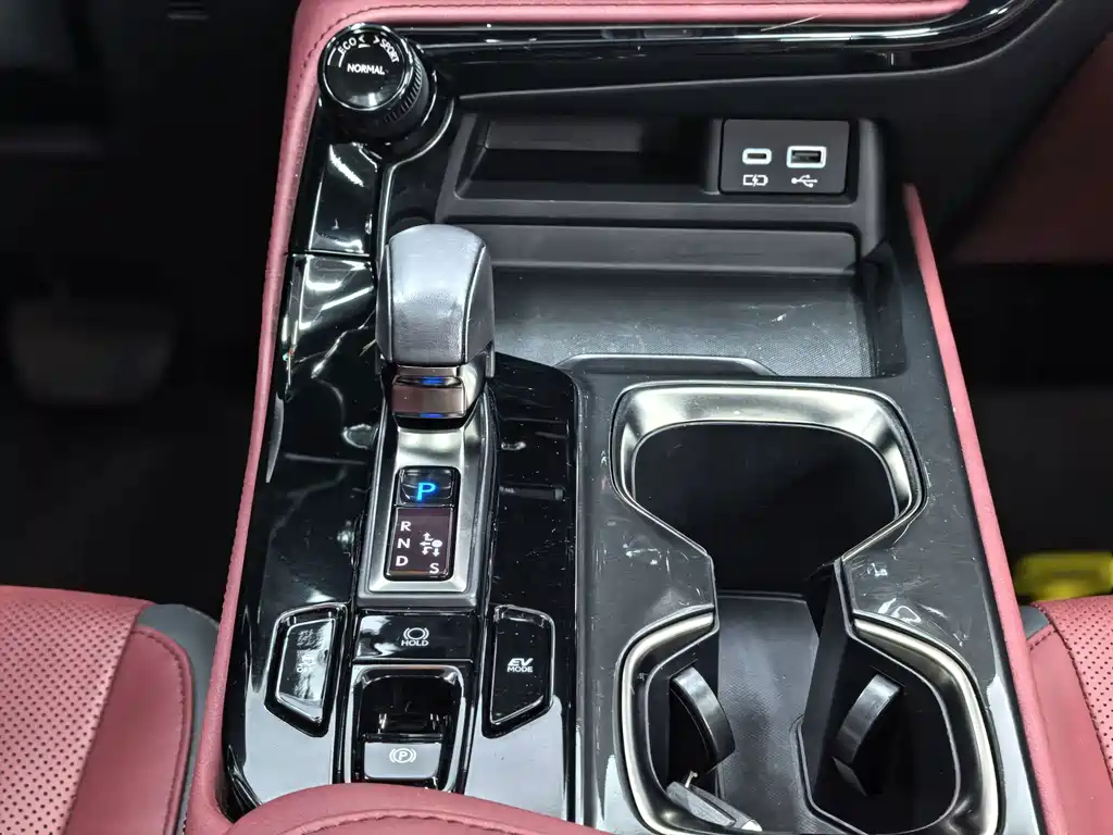 Lexus NX — миниатюра 28
