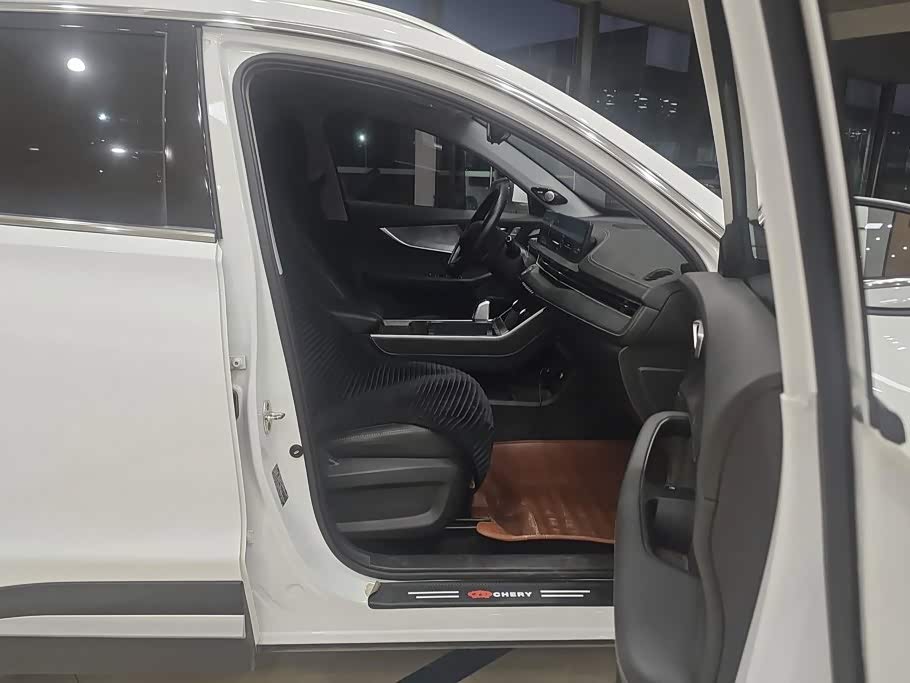 CHERY Tiggo 7 PLUS 1.5 л 2022 г. Белый, пробег 46100 км