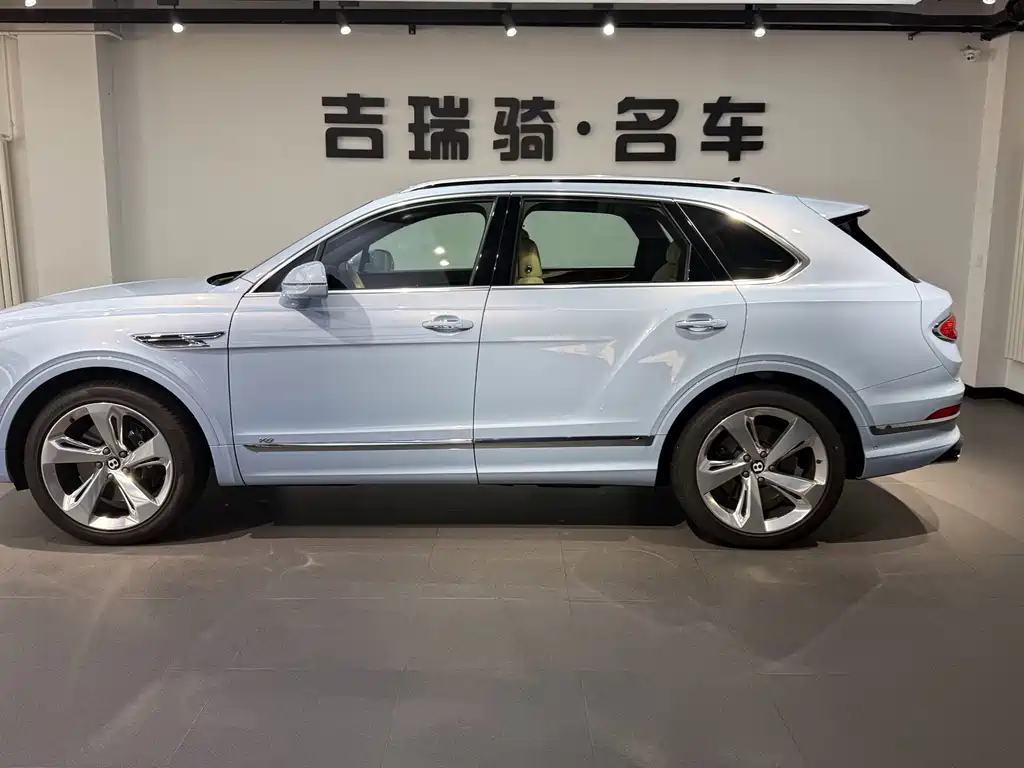 Bentley Bentayga 4.0T V8, фото 18