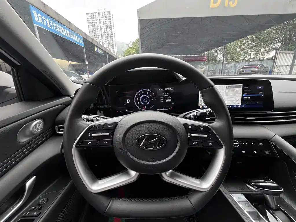 Hyundai Elantra — миниатюра 16