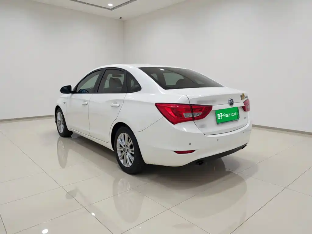Buick Excelle — миниатюра 4