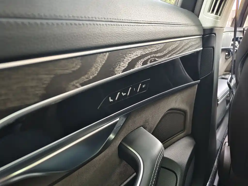 Audi A8 — фотографии объявления, Фото 13