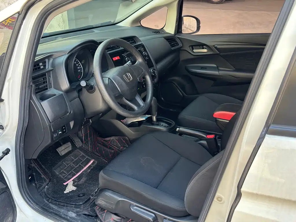 Honda Fit — миниатюра 5