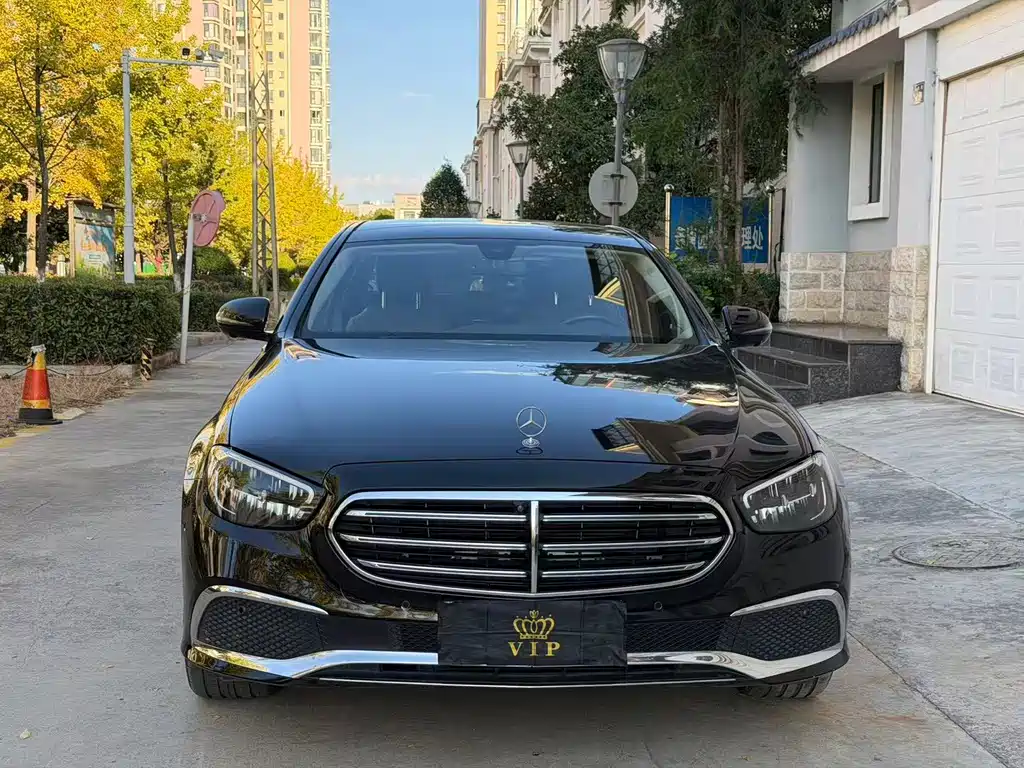 Mercedes-Benz E-Class — миниатюра 2