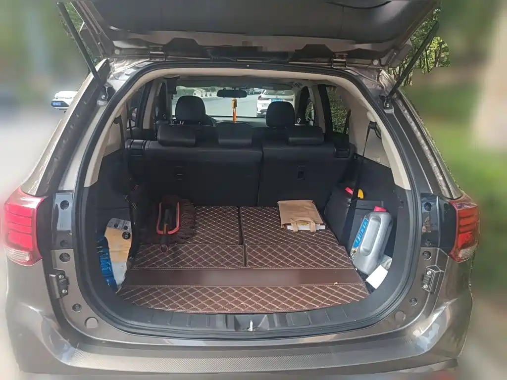 Mitsubishi Outlander — миниатюра 20