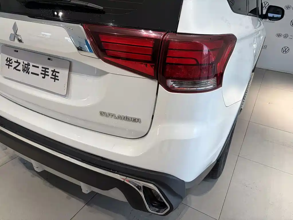 Mitsubishi Outlander — миниатюра 13