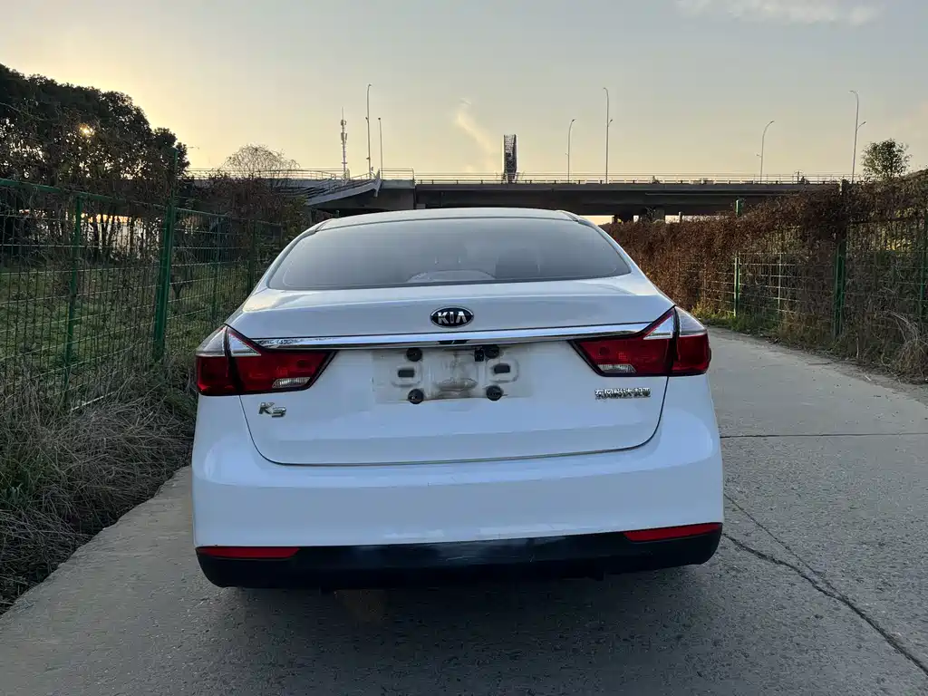Kia K3 2016 1.6L MT GLS