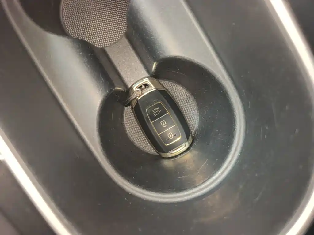 Hyundai Elantra — миниатюра 9