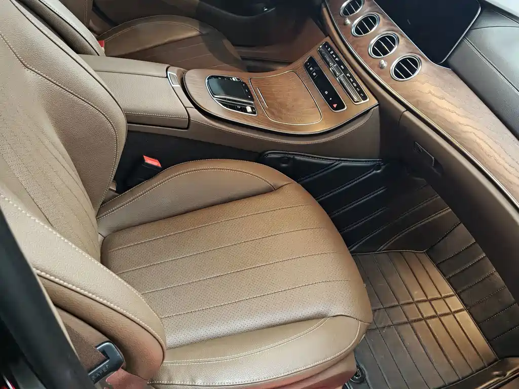 Mercedes-Benz E-Class — миниатюра 10