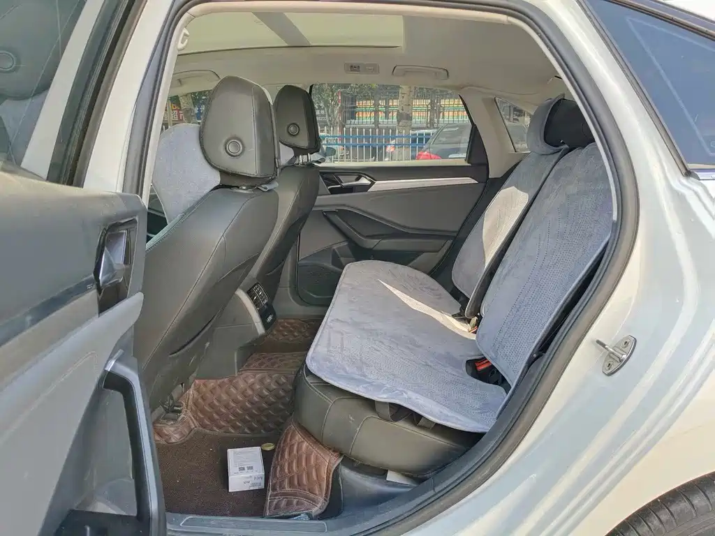 Volkswagen Sagitar — миниатюра 6