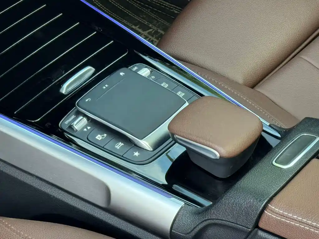 Mercedes-Benz GLB — миниатюра 8
