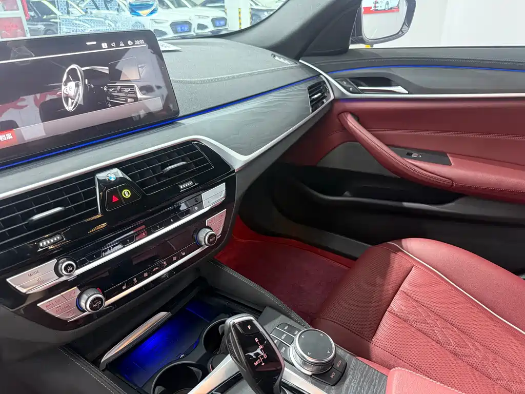 BMW 5 Series — миниатюра 8