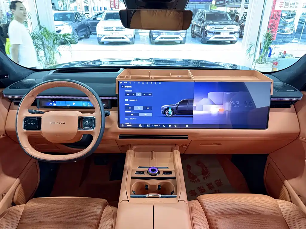 Lynk & Co 900 — миниатюра 6