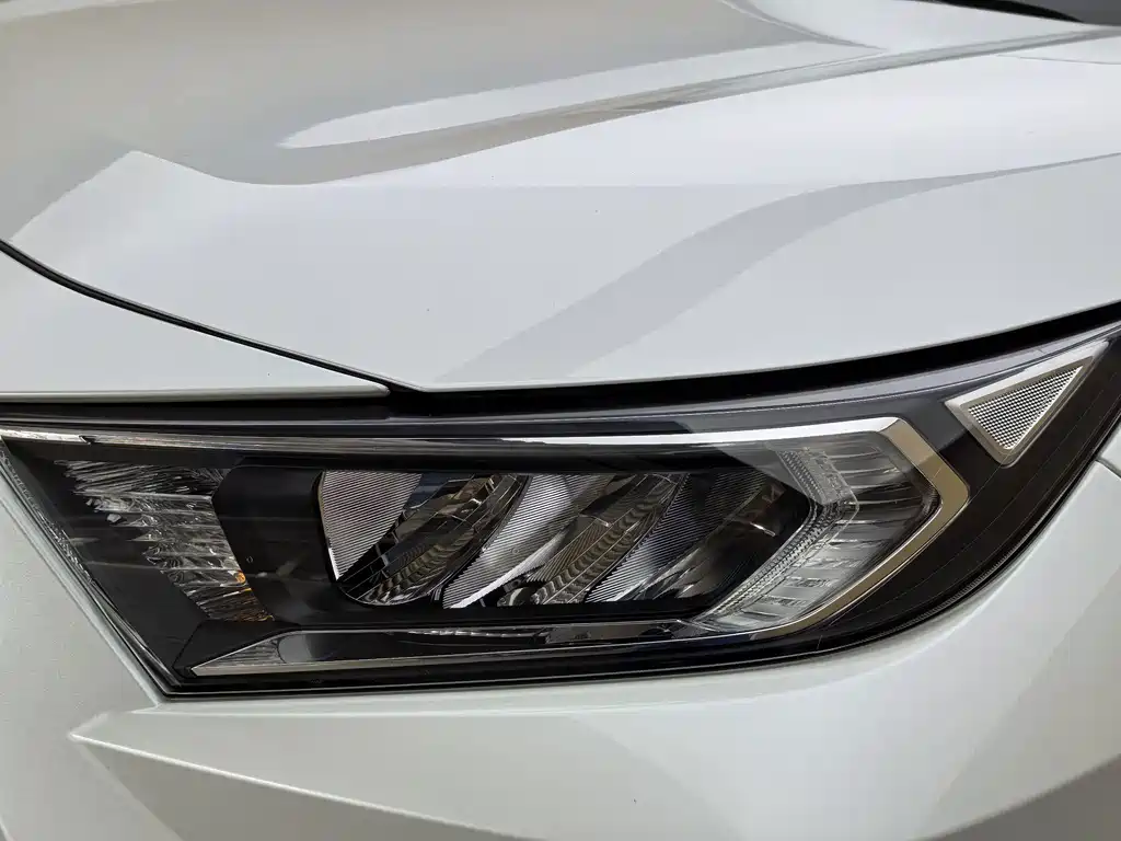 Toyota RAV4 — миниатюра 23