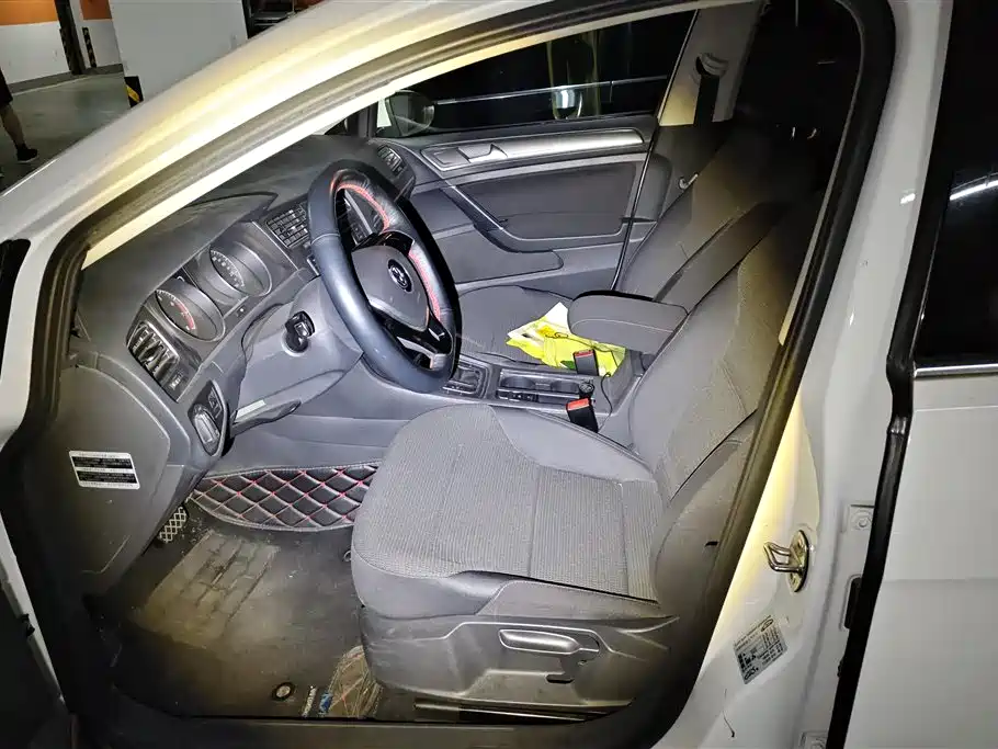 Volkswagen Golf 2016 1.6L AT Comfort