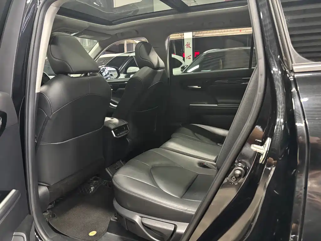 Toyota Highlander 2022 380T Luxury 7 мест