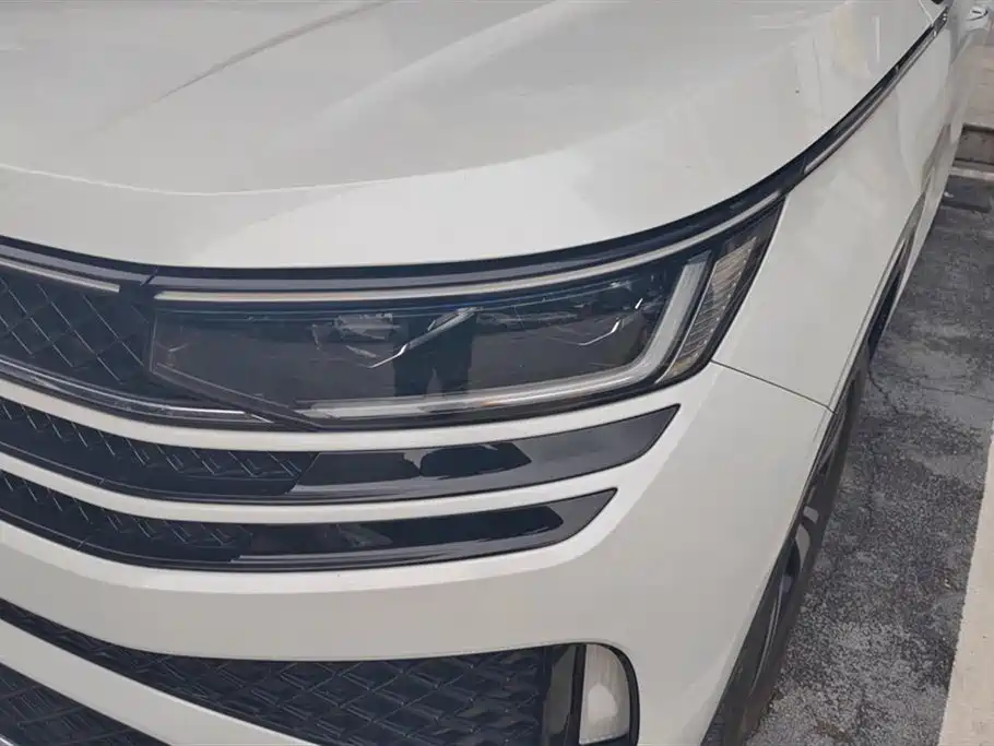 Volkswagen Tavendor 2023 380TSI R-Line
