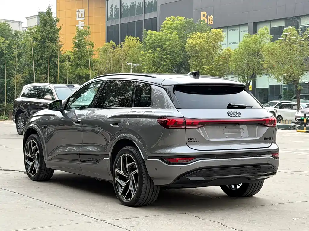 Audi Q6L e-tron — миниатюра 7