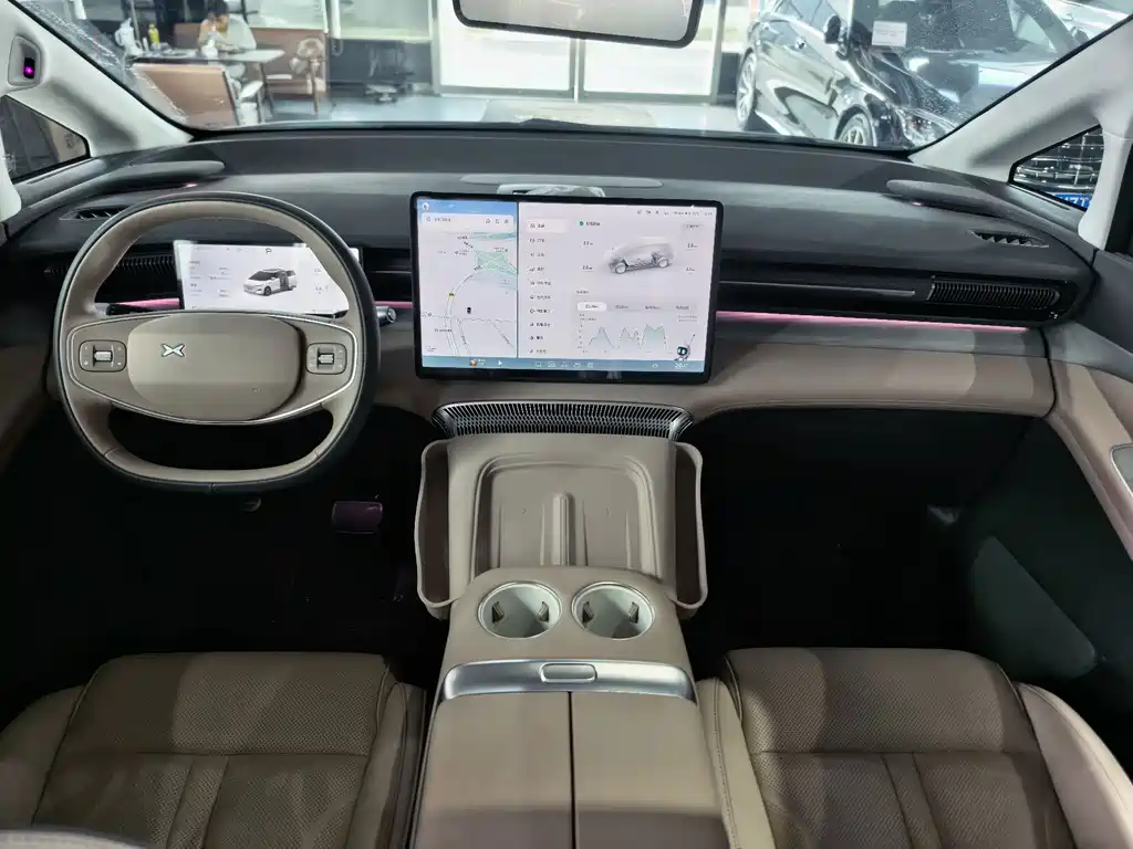 XPeng X9 — миниатюра 5