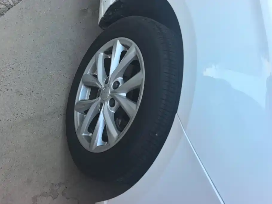 Roewe i5 — миниатюра 6