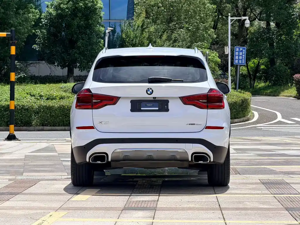 BMW X3 — миниатюра 8