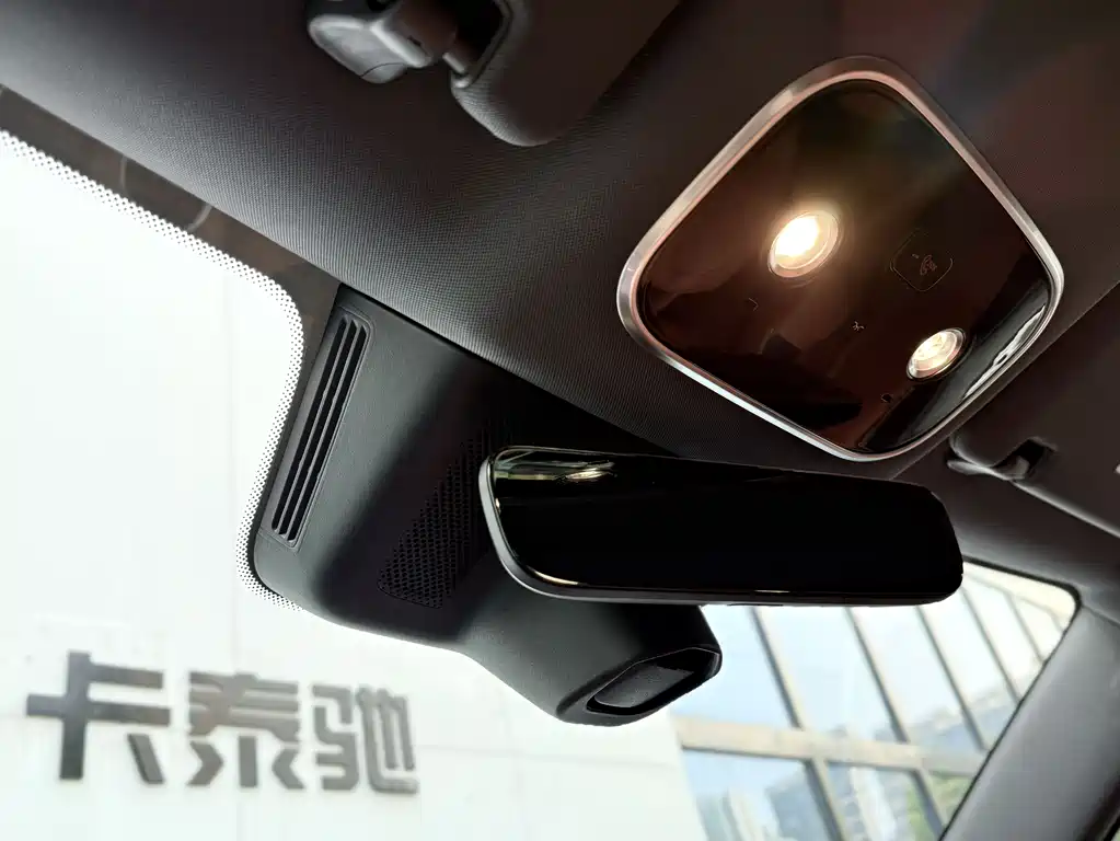 Aito M8 2025 Max+ 53.4kWh 5 мест (192 )