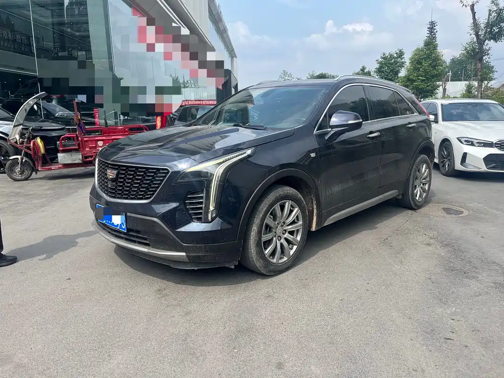 Купить Cadillac XT4
