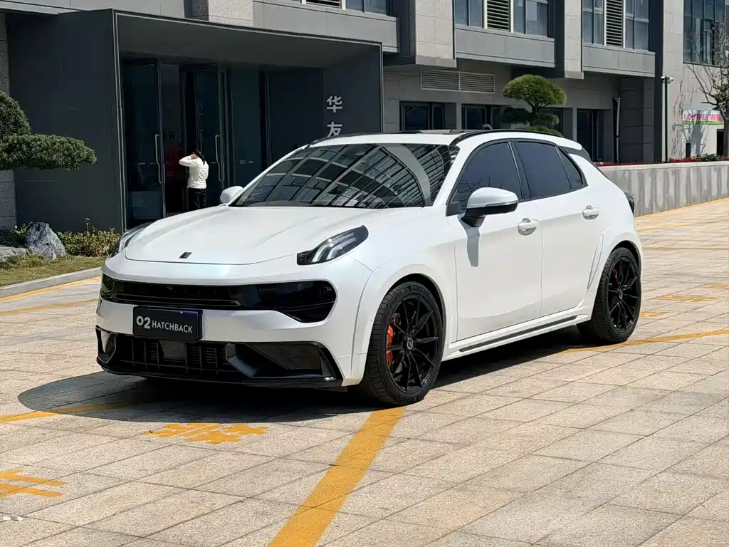 Lynk & Co 02 Hatchback 2021