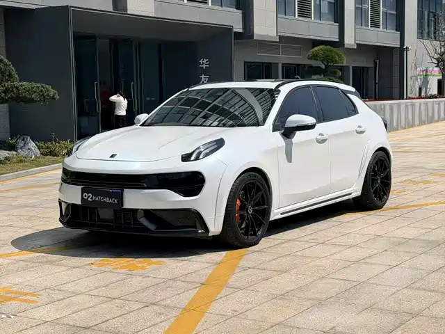 LYNK & CO. 02 HATCHBACK